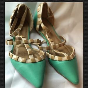 La Shoe Republic green flats